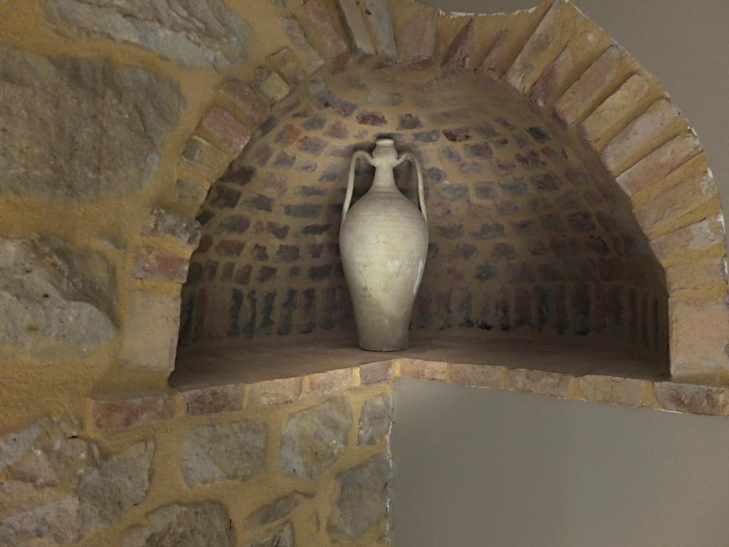 Notti O' Tunn Luxury Rooms In Centro Geraci Siculo Экстерьер фото