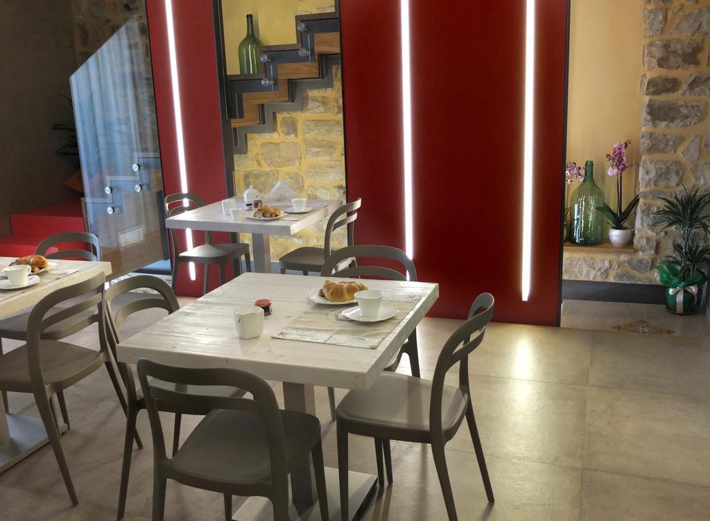 Notti O' Tunn Luxury Rooms In Centro Geraci Siculo Экстерьер фото